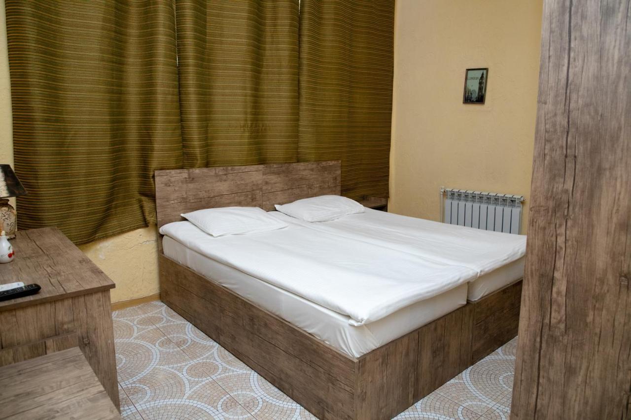 Primavera Hotel Jerevan Exteriör bild