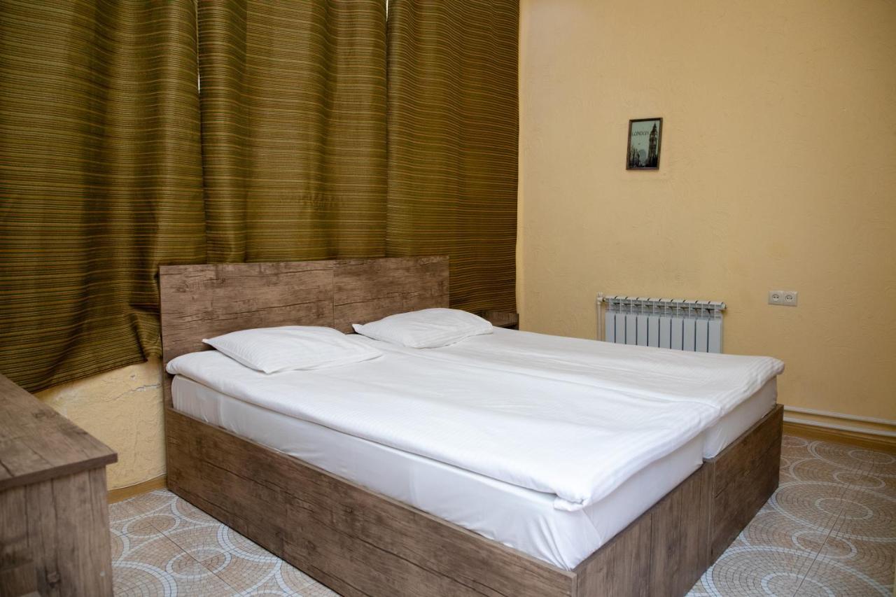 Primavera Hotel Jerevan Exteriör bild